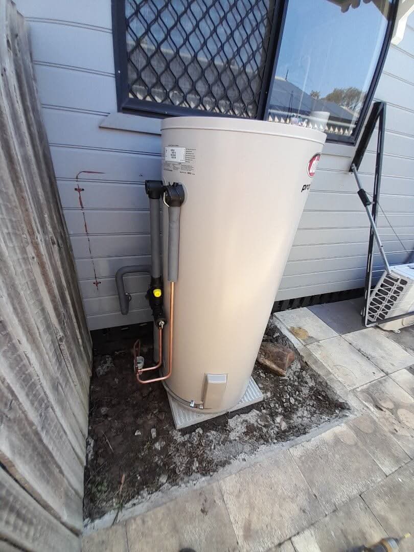 Dux vs iStore Heat Pump Hot Water Systems: Which Brand Is Better?