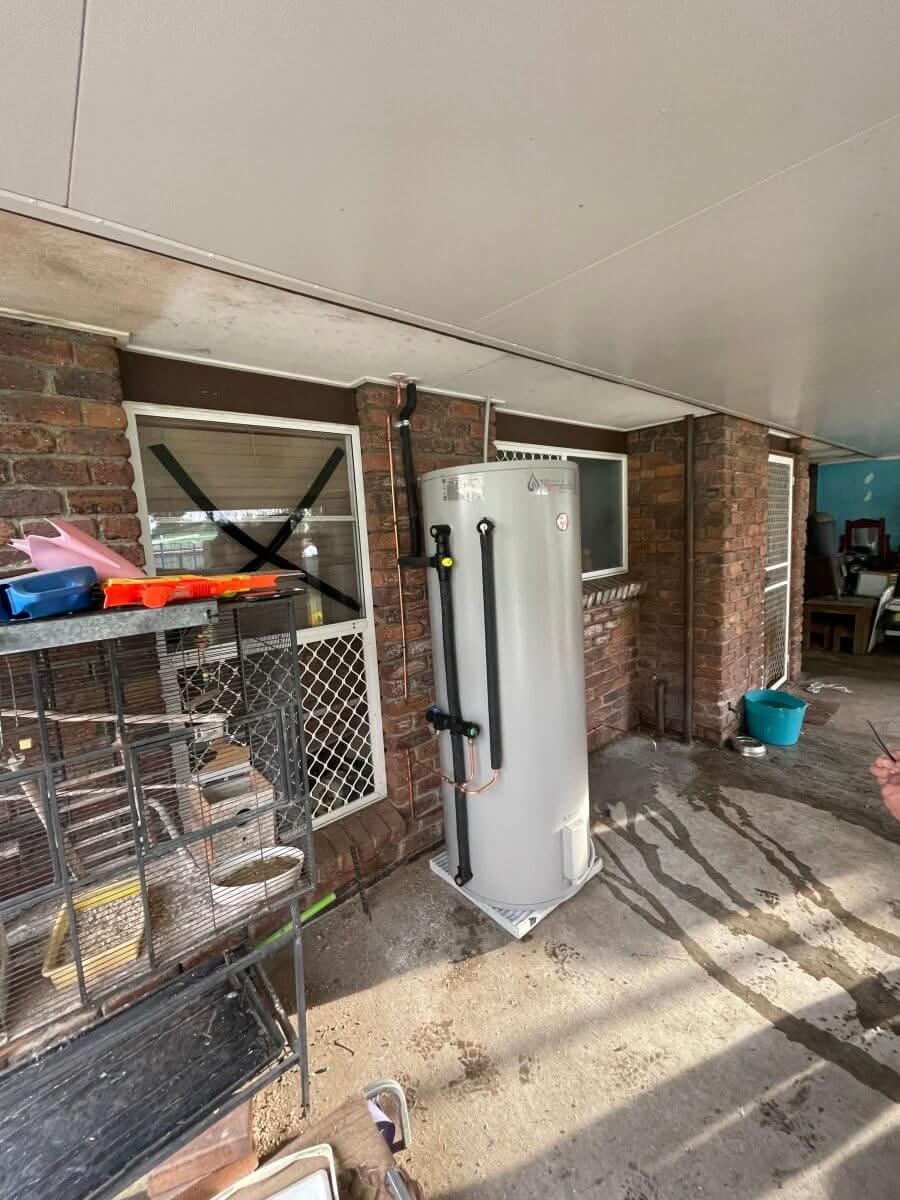 Rheem vs Emerald Energy Heat Pump Hot Water Systems: Which Brand Is Better?